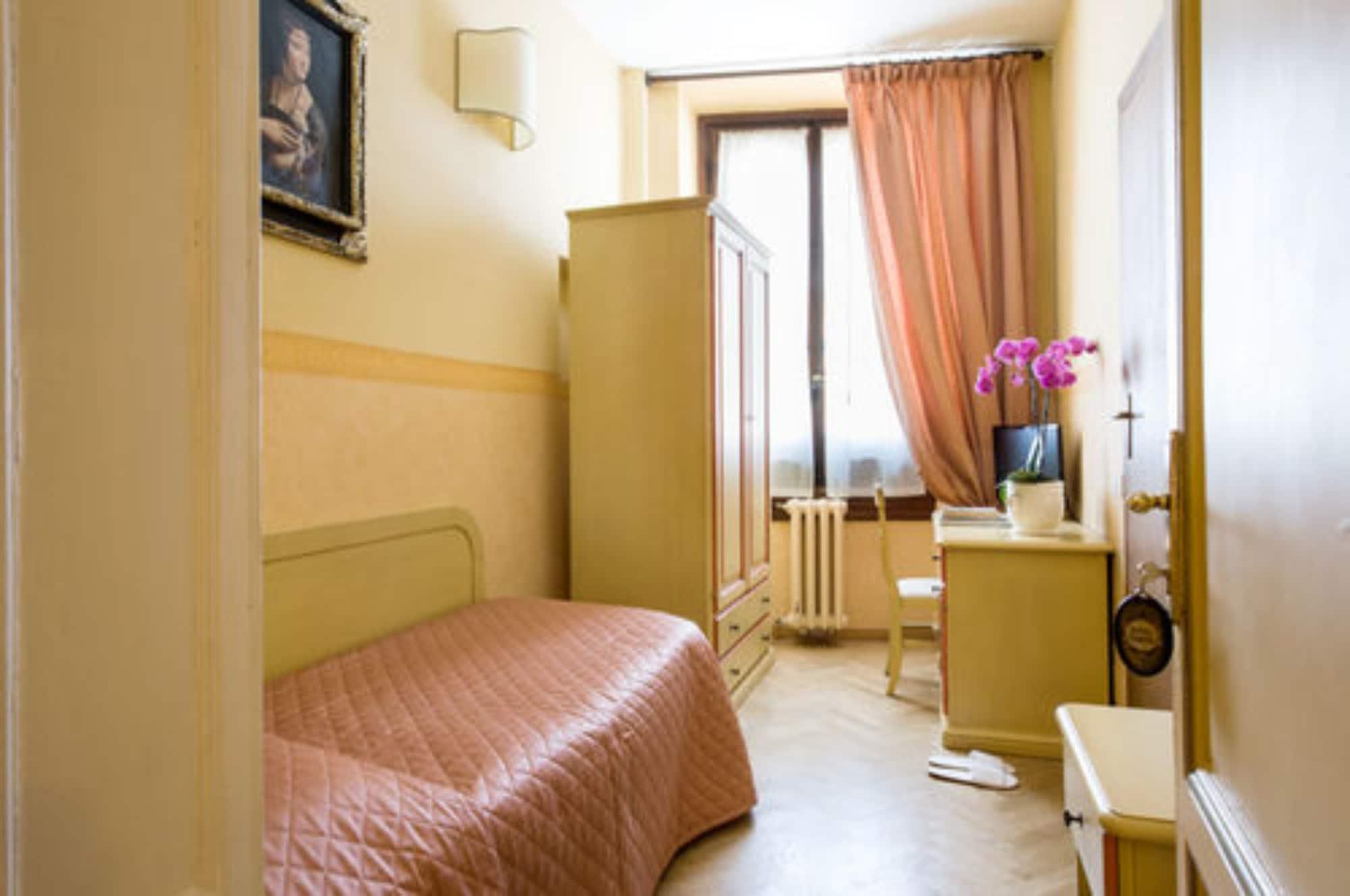 Hotel Fiorita Florencja Zewnętrze zdjęcie